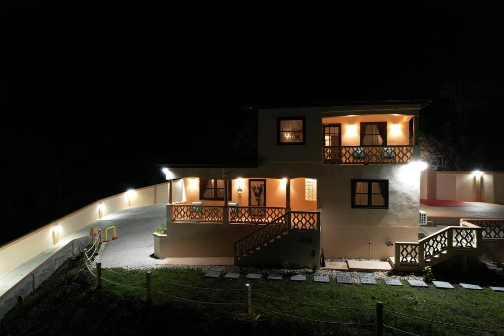 The Pearl - Spacious Air Conditioned 3Bd, 2Bth Villa With Gorgeous Views Old Road エクステリア 写真