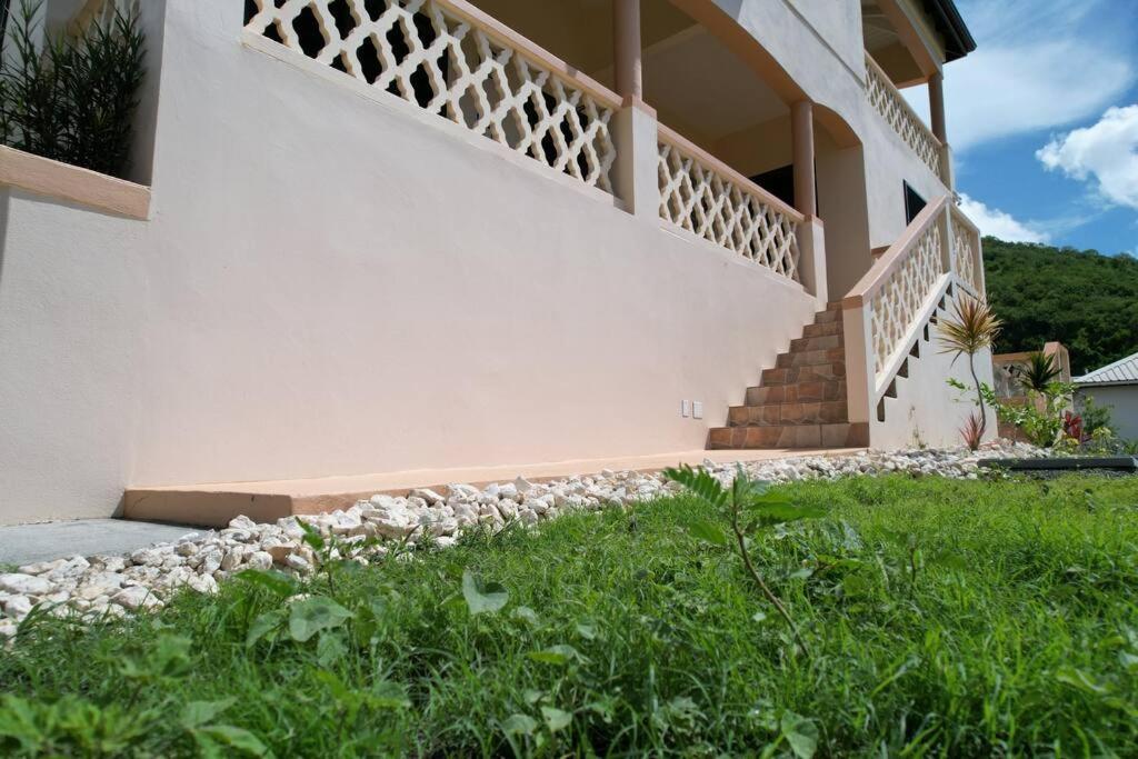 The Pearl - Spacious Air Conditioned 3Bd, 2Bth Villa With Gorgeous Views Old Road エクステリア 写真