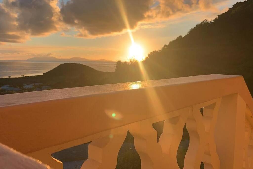 The Pearl - Spacious Air Conditioned 3Bd, 2Bth Villa With Gorgeous Views Old Road エクステリア 写真